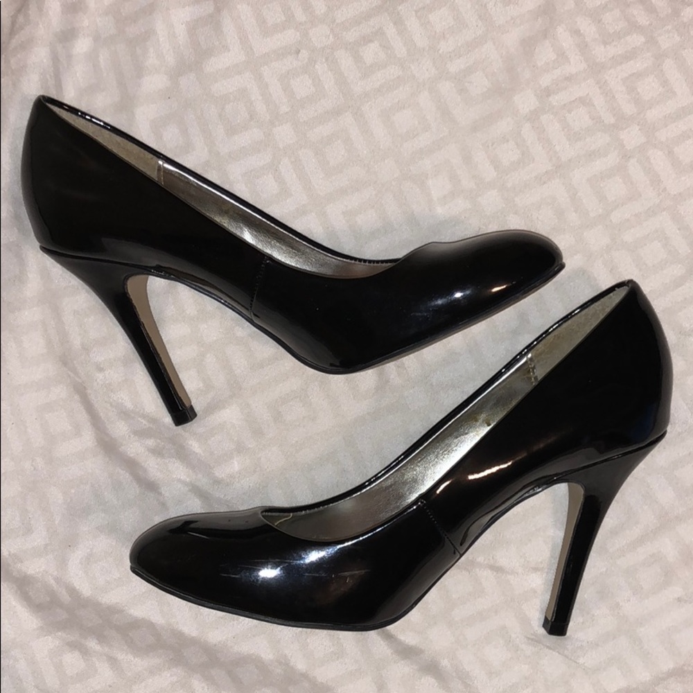 Cosmopolitan black heels